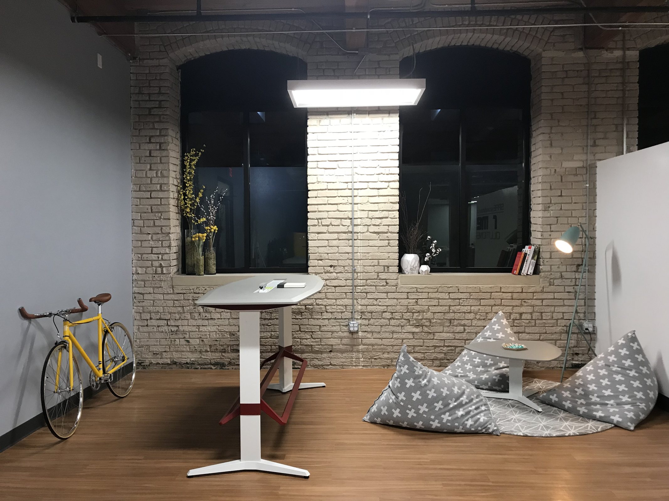 ZEN lean-height table setting